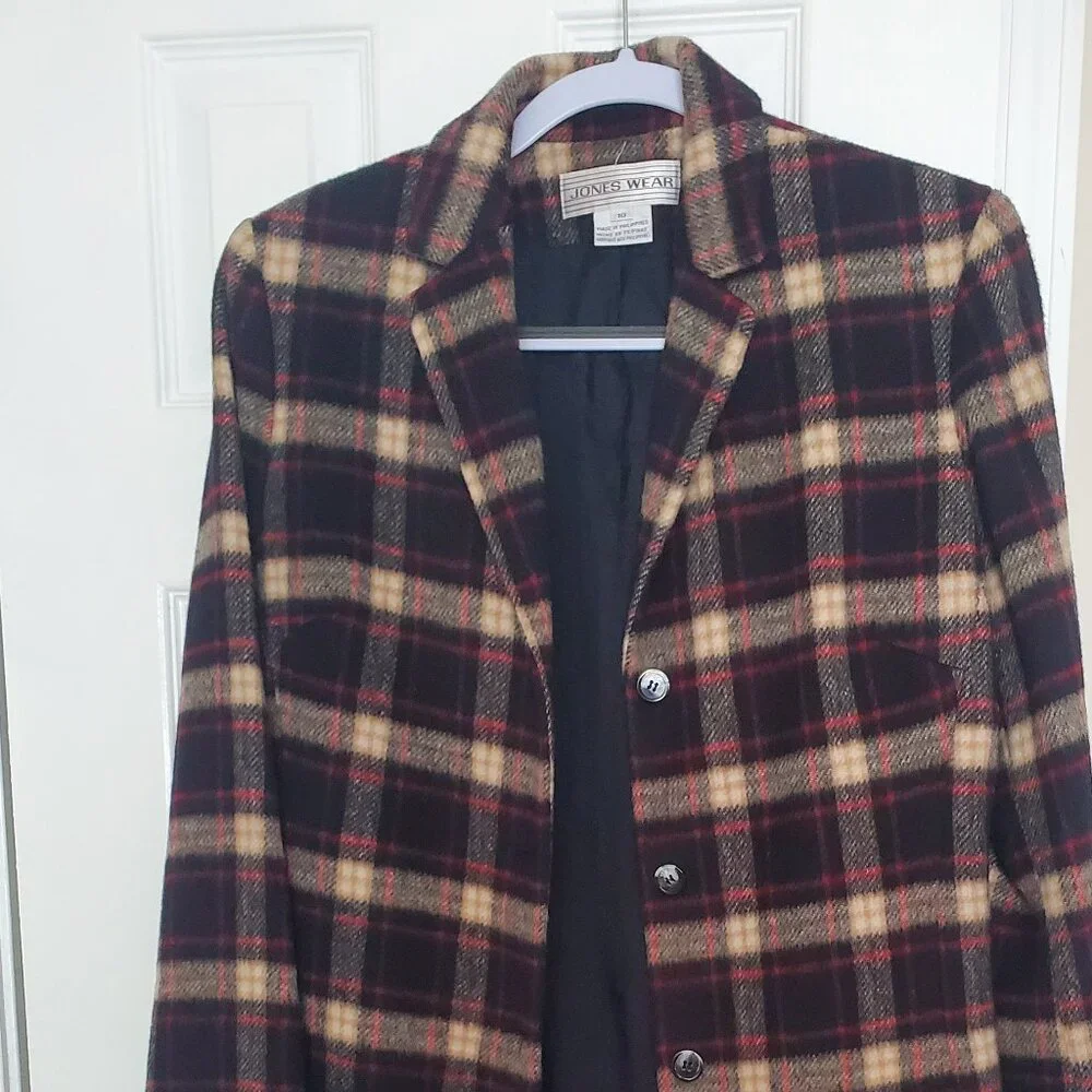 Jones Wear Plaid Coat - Picture 1 of 2